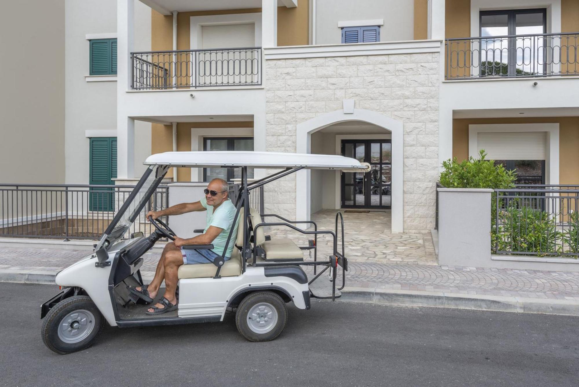 Lustica Apartments Central Tivat Pokoj fotografie